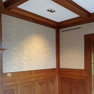 stoffen wandbespanning met betengelde ondergrond Villa Eemwijk Leidschendam-Voorburg