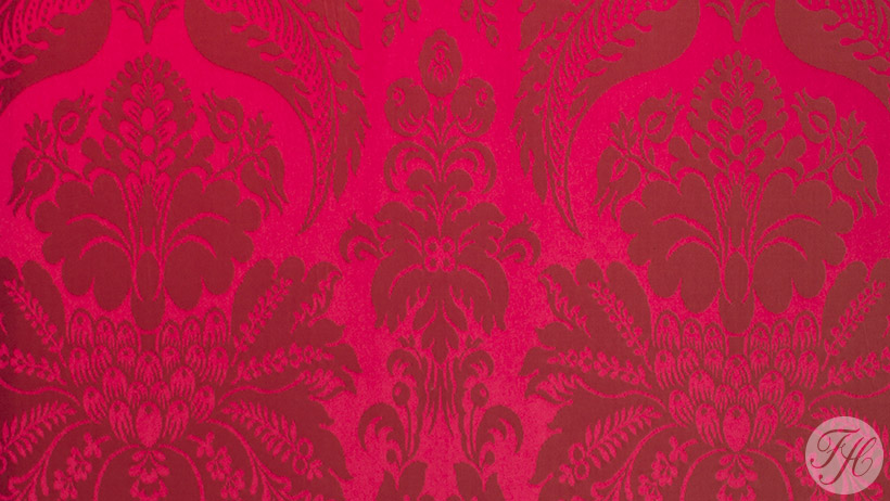 detail purperrode gespannen wandbespanning stof