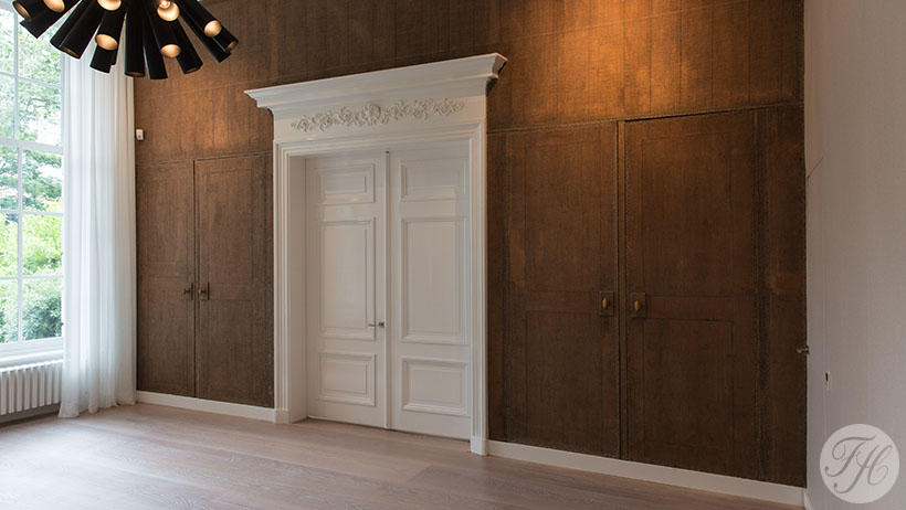 Traditionele betengeling zonder grondpapier geeft speciaal effect in monumentaal pand Herengracht Amsterdam