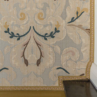 aanbrengen stoffen wandbespanning foyers Stadsgehoorzaal Kampen