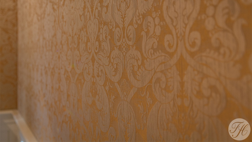 detail gele wandbespanningstof souterrain Keizersgracht