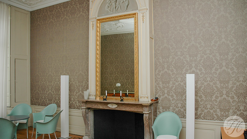 stijlkamer voorzien van stoffen wandbespanning monumentaal pand Dordrecht