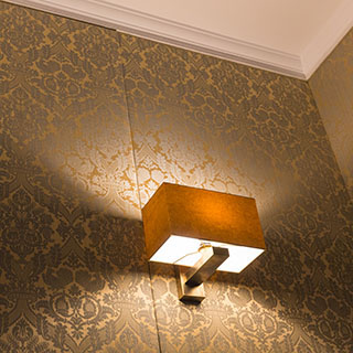 stoffen wandbespanning aanbrengen in drie stijlkamers monumentaal grachtenpand en rijksmonument De Witte Roos Delft